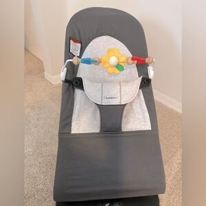 Babybjorn Balance soft Bouncer and flower bar